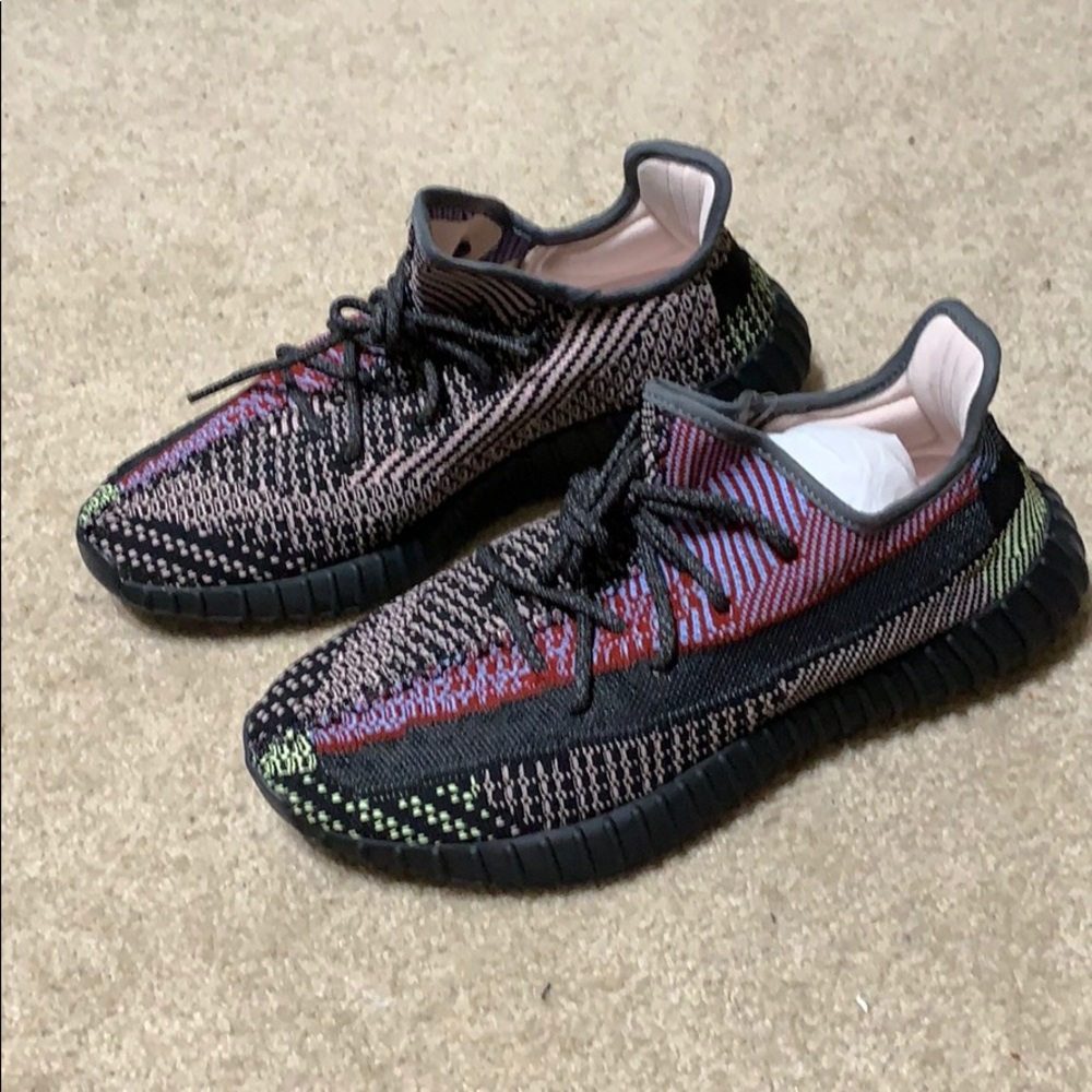 Yeezy Boost 350 v2 - Yecheil